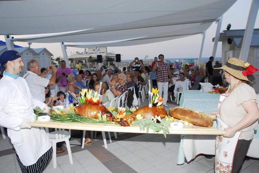 Hotel Astoria Misano Adriatico Zewnętrze zdjęcie