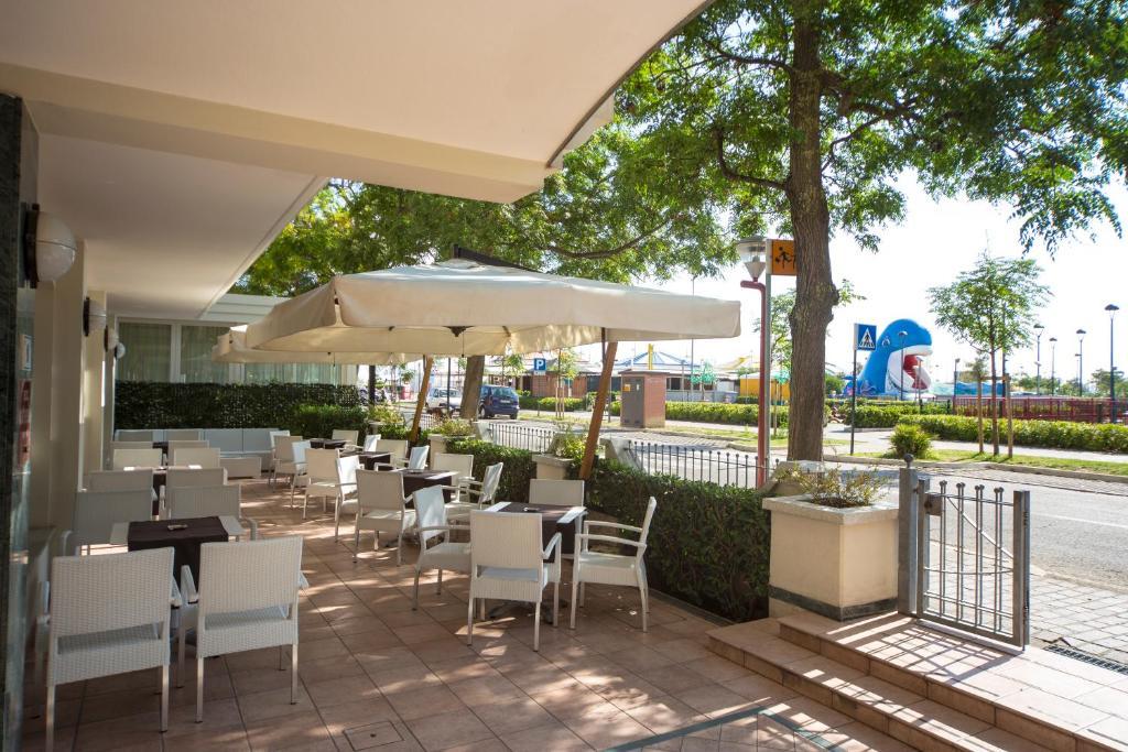 Hotel Astoria Misano Adriatico Zewnętrze zdjęcie