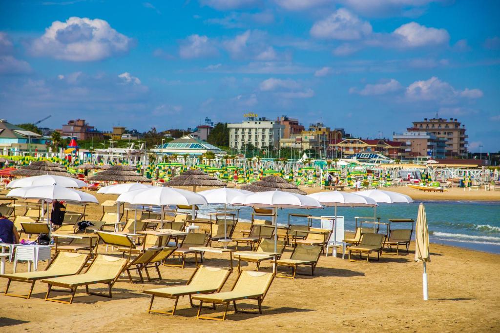 Hotel Astoria Misano Adriatico Zewnętrze zdjęcie