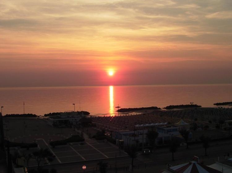 Hotel Astoria Misano Adriatico Zewnętrze zdjęcie