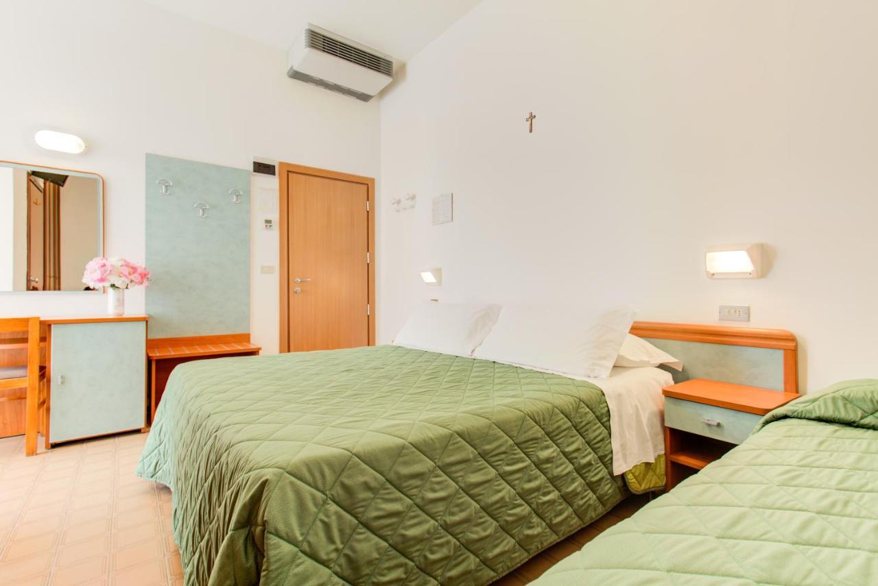 Hotel Astoria Misano Adriatico Zewnętrze zdjęcie