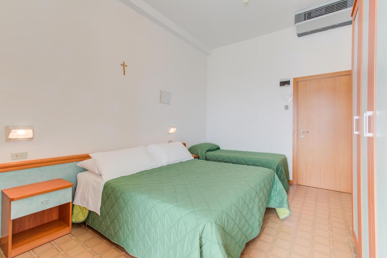 Hotel Astoria Misano Adriatico Zewnętrze zdjęcie